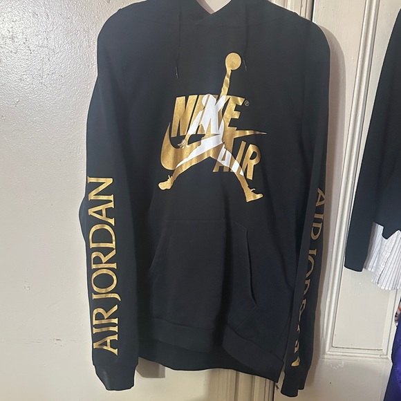 Jordan Men's Black and Gold Hoodie